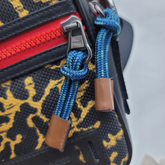 *FINAL PRICE**Rare* Coach Terrain Crossbody With Wavy Animal Print - Picture 11 of 11